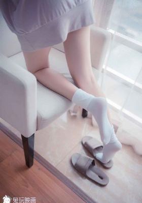 欧美女人轻薄裙_HD高清完整版播放