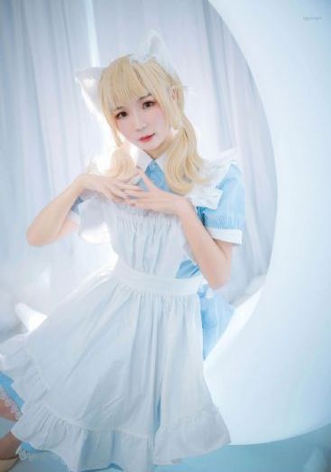 欧美运动鞋街拍女_4K在线观看完整版